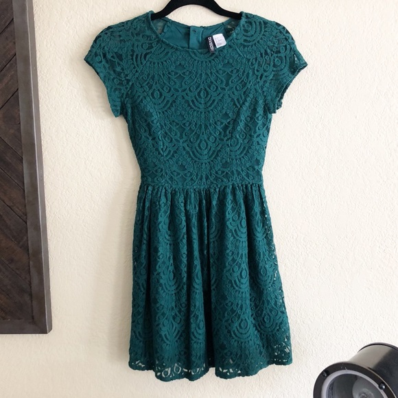 H&M Dresses & Skirts - ❤️ Divided / Forest Green Lace Dress